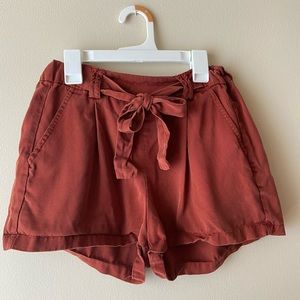 Washed red shorts with ribbon from RESERVED in S